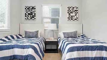2 bedrooms, iron/ironing board, WiFi, bed sheets
