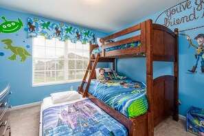 3 bedrooms, iron/ironing board, travel cot, free WiFi