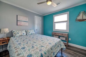 3 bedrooms, iron/ironing board, free WiFi, bed sheets - SeaClusion North: Early Bird Special! (Topsail Beach)