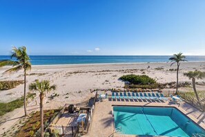 On the beach - OCEAN'S REACH 2X4: 1-Bdrm, Top Floor/Gulf Front Unit! All Amenities Open! (Sanibel Island)