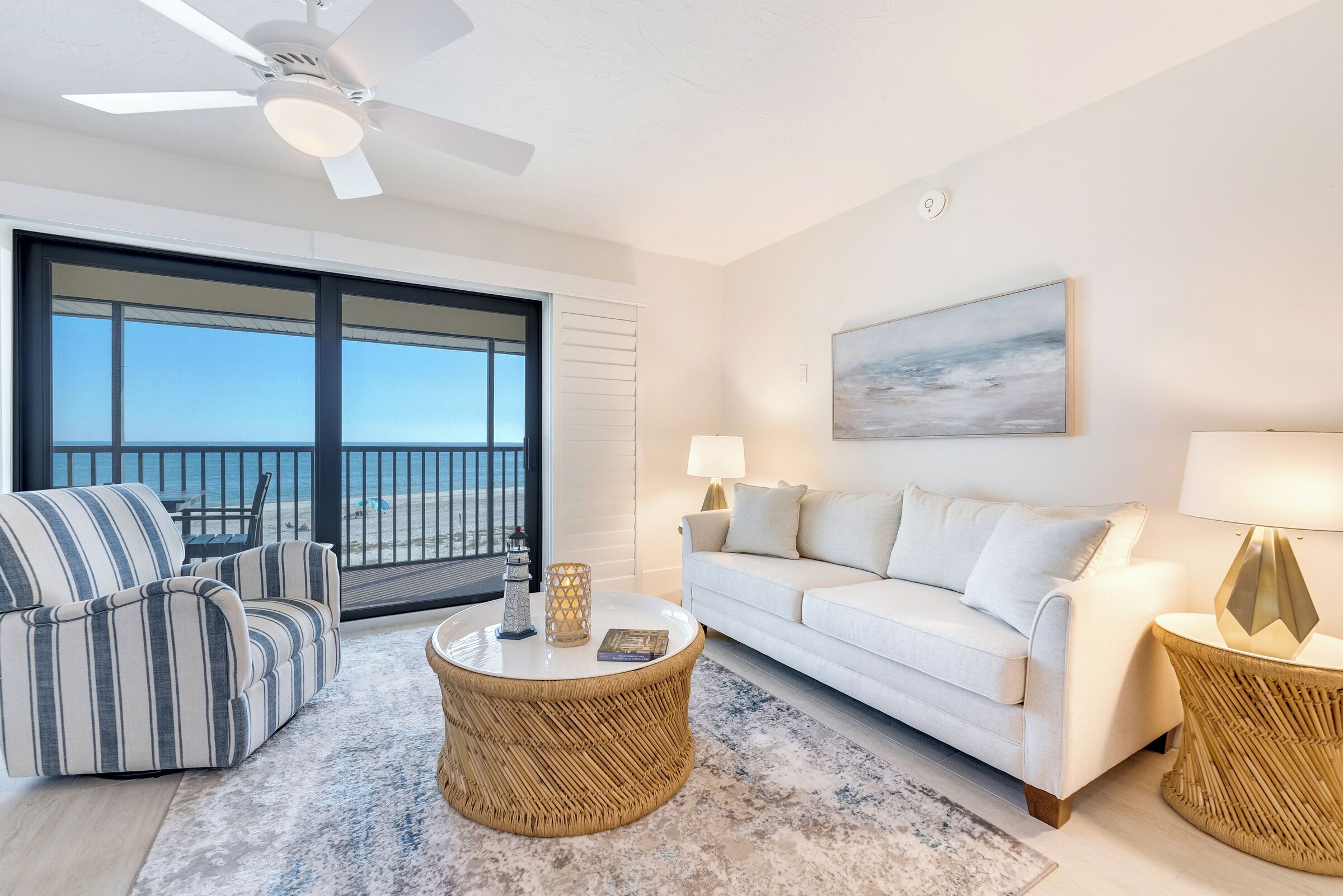 Een televisie en een kantoor