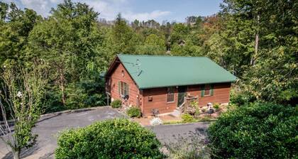 The Moody Fox is a beautiful cabin only 5 minutes from downtown Gatlinburg