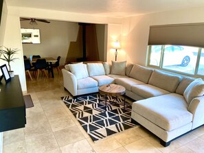 Smart-TV, peis og bøker