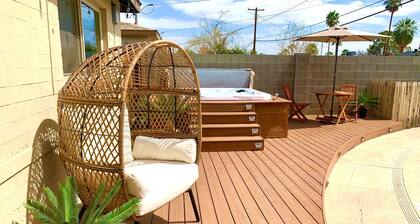 Heated Pool & Hot Tub ⭐️ Mins to Old Town, ASU, Hiking and ⛳️