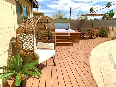 Heated Pool & Hot Tub ⭐️ Mins to Old Town, ASU, Hiking and ⛳️