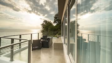 Bungalow, Sea View | Balcony