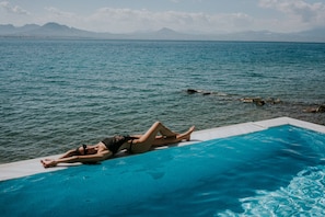 Pool - Pefkaki Boutique Hotel Loutraki (Loutraki-Agioi Theodoroi)