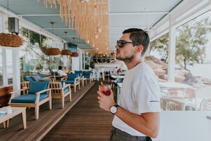 Serviço de café da manhã, culinária mediterrânea, vistas para a praia 