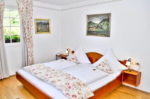 Free WiFi, bed sheets - Altes Zollhaus (Beilstein)