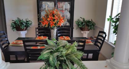 Luxurious and Spacious (westside) single family house-Special 10% discount.