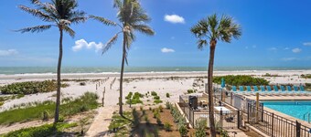 Ocean's Reach - Unidad 2D2 - Directamente frente a la playa!