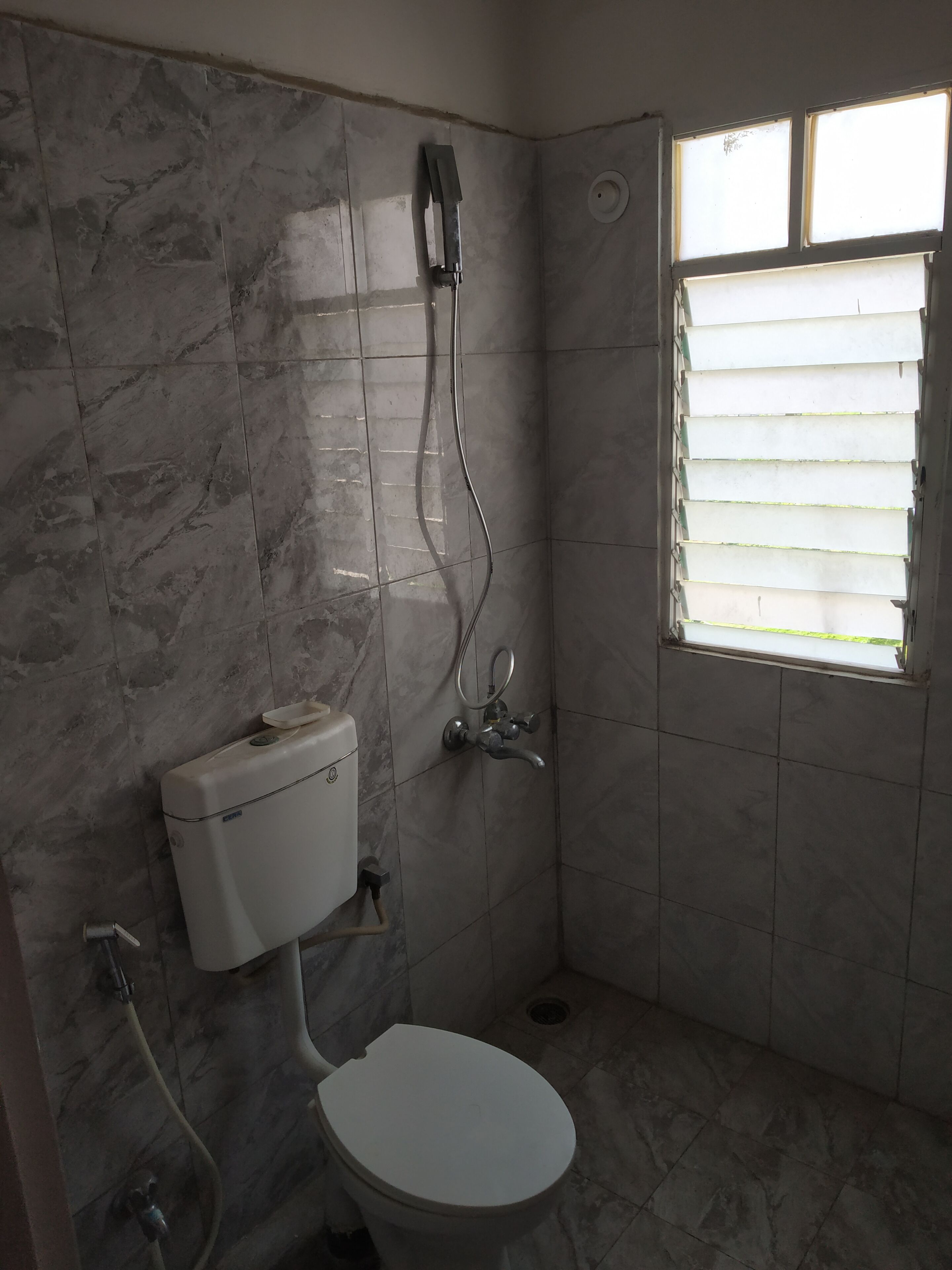 毛巾、肥皂、洗发水