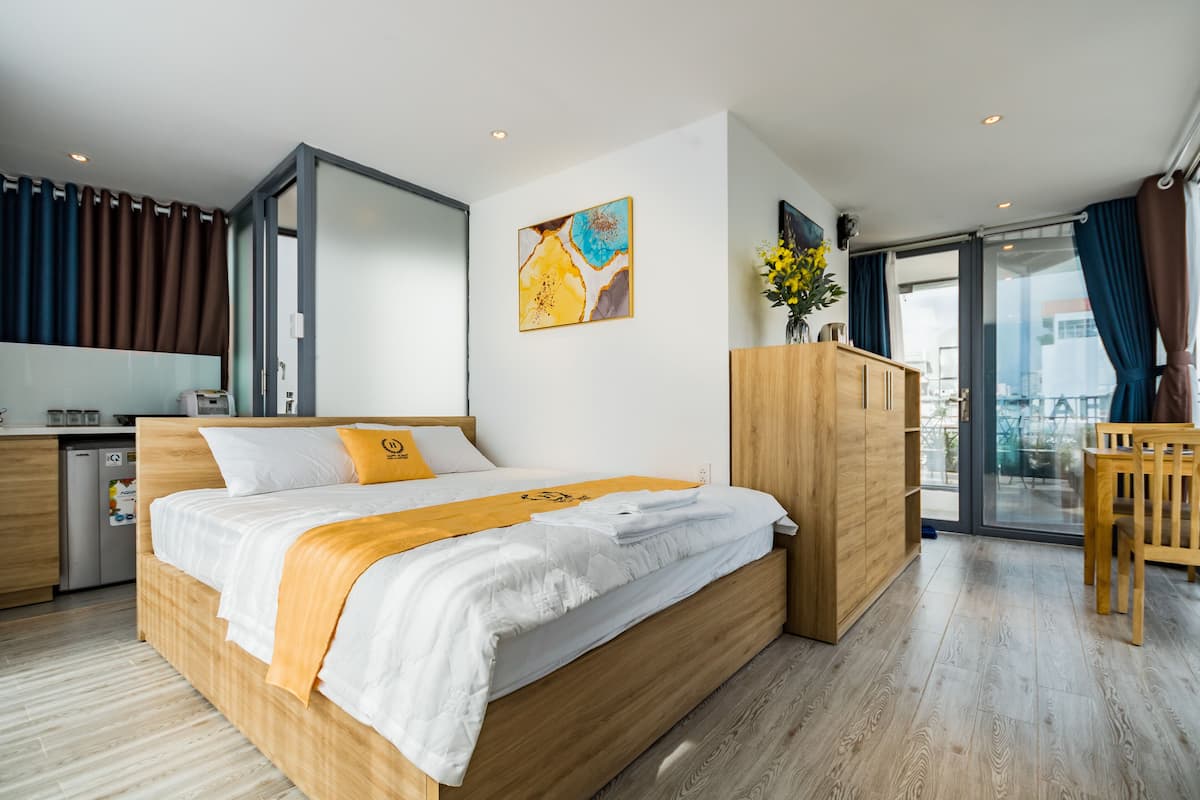 Luxury-Penthouse, Stadtblick (Penthouse) | Schreibtisch, laptopgeeigneter Arbeitsplatz, Verdunkelungsvorhänge