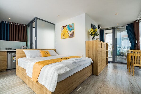 Luxury Penthouse, City View (Penthouse)