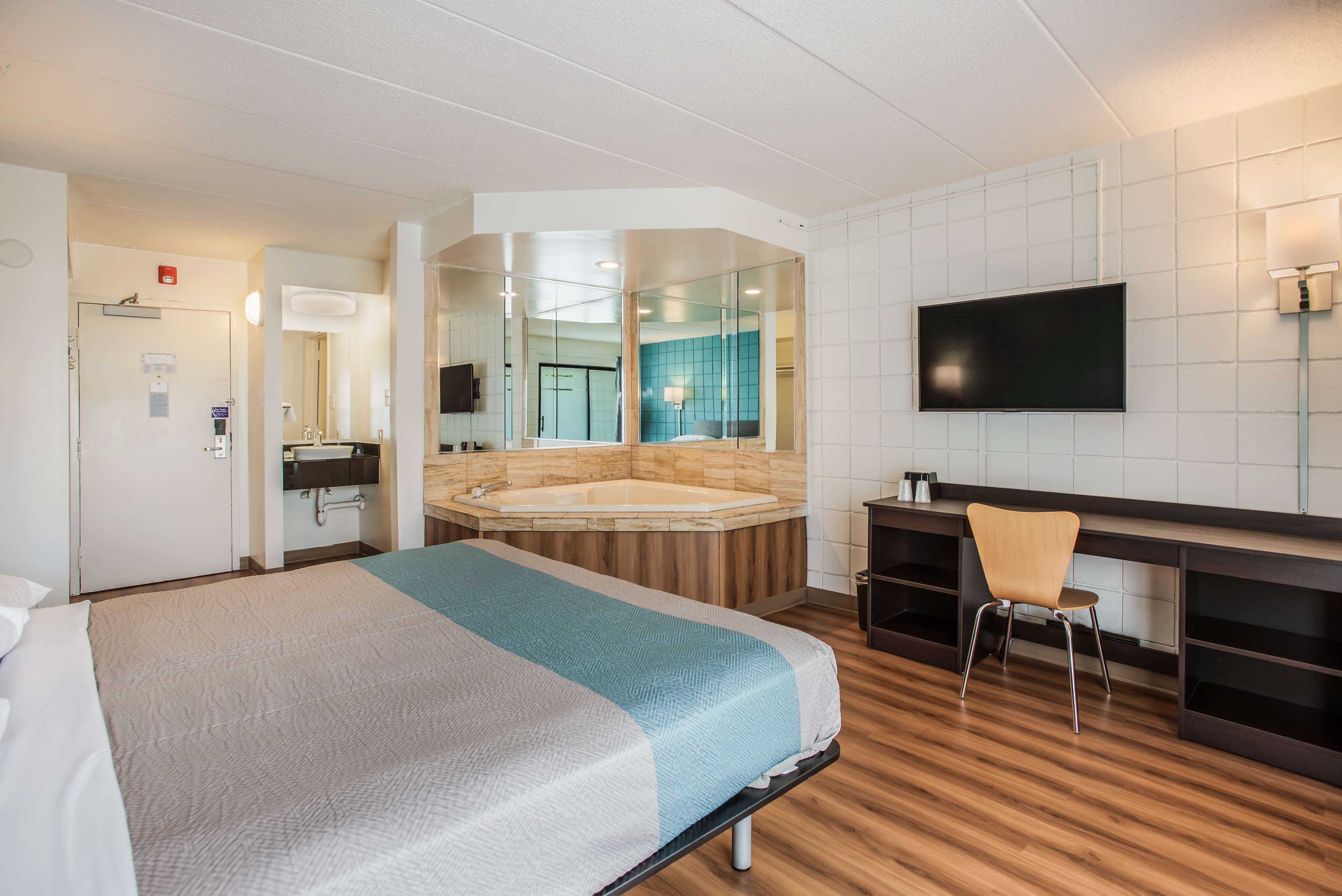 Free WiFi, bed sheets