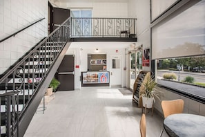 Lobby - Motel 6 Somers Point, NJ - Ocean City - Wild Wood Beach (Somers Point)