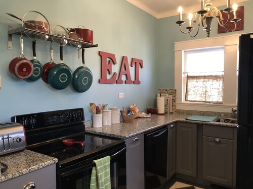 Reduced Prices BEST Local in Canyon! Historic Square, WT, PaloDuro Canyon, TEXAS