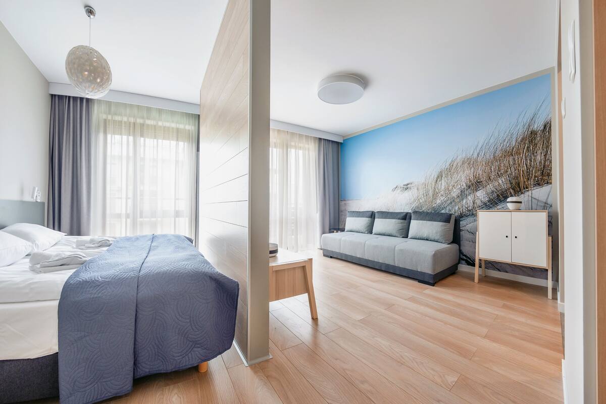 Studio (102) | Iron/ironing board, individually decorated, individually furnished