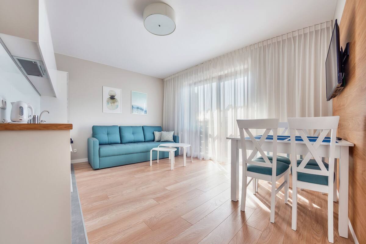 Apartment (113) | Iron/ironing board, individually decorated, individually furnished