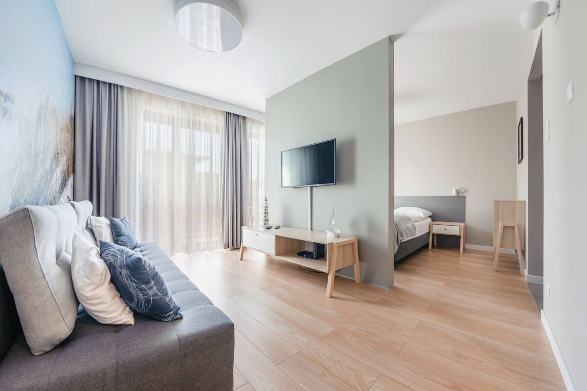 Apartment (103) | Iron/ironing board, individually decorated, individually furnished