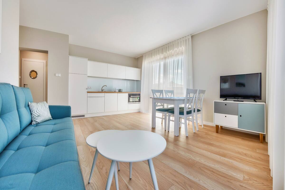 Apartment (117) | Iron/ironing board, individually decorated, individually furnished