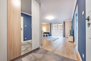 Apartment (52) | Wohnbereich | Flachbildfernseher