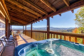 Bañera de hidromasaje al aire libre