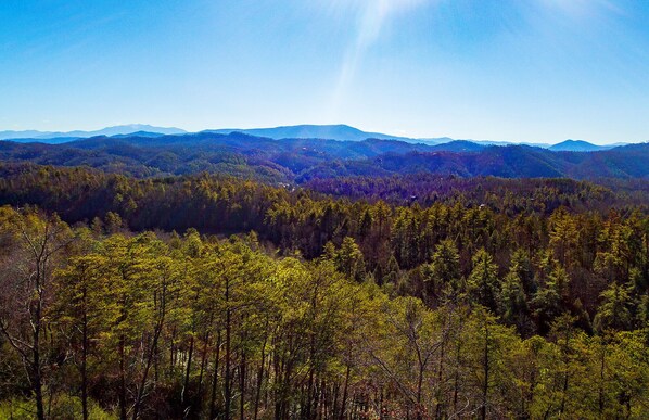 Property grounds - Luxury 3-Level Cabin w/ Views, Game Room, Hot Tub – Sleeps 12 Near Pigeon Forge (Sevierville)