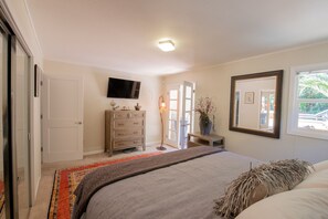 4 bedrooms, iron/ironing board, travel crib, free WiFi