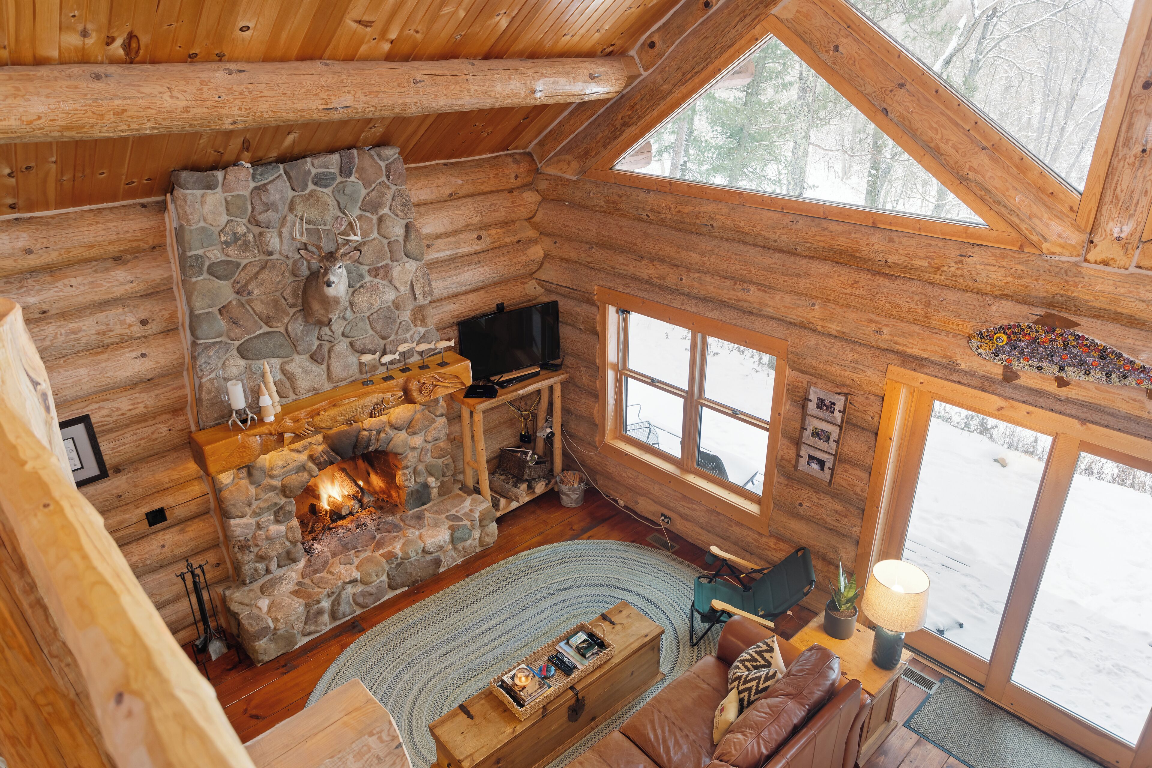 Smart TV, fireplace, DVD player