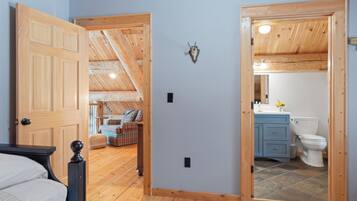 2 多间卧室、熨斗/熨衣板、免费 WiFi、床单