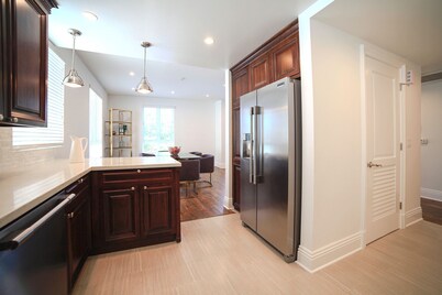 Beverly Hills Adjacent Luxury Condo Unit 301