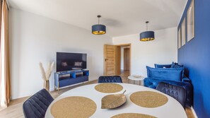 Apartment (11) | Wohnbereich | Flachbildfernseher