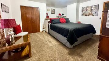 3 bedrooms, in-room safe, desk, iron/ironing board