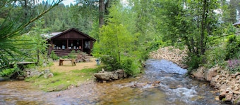 Tizer Botanic Gardens Cabin 1/2 Strecke zwischen Yellowstone & Glacier National Parks