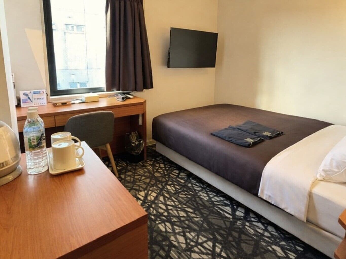 Economy Double Room, 1 Double Bed, Non Smoking | Desk, laptop workspace, iron/ironing board, free WiFi