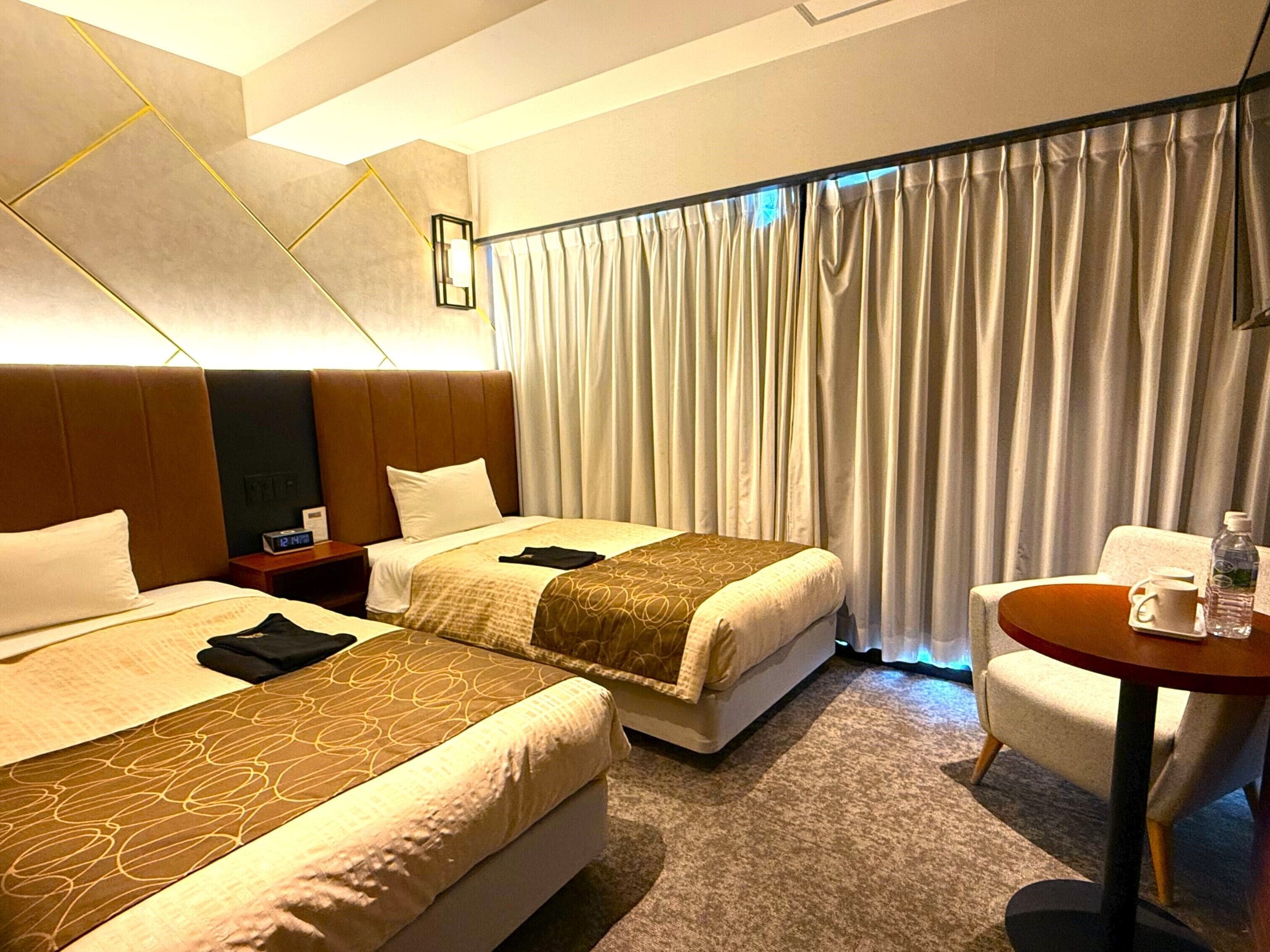 standard twin room, non smoking | 1 bedroom, desk, laptop workspace, iron/ironing board