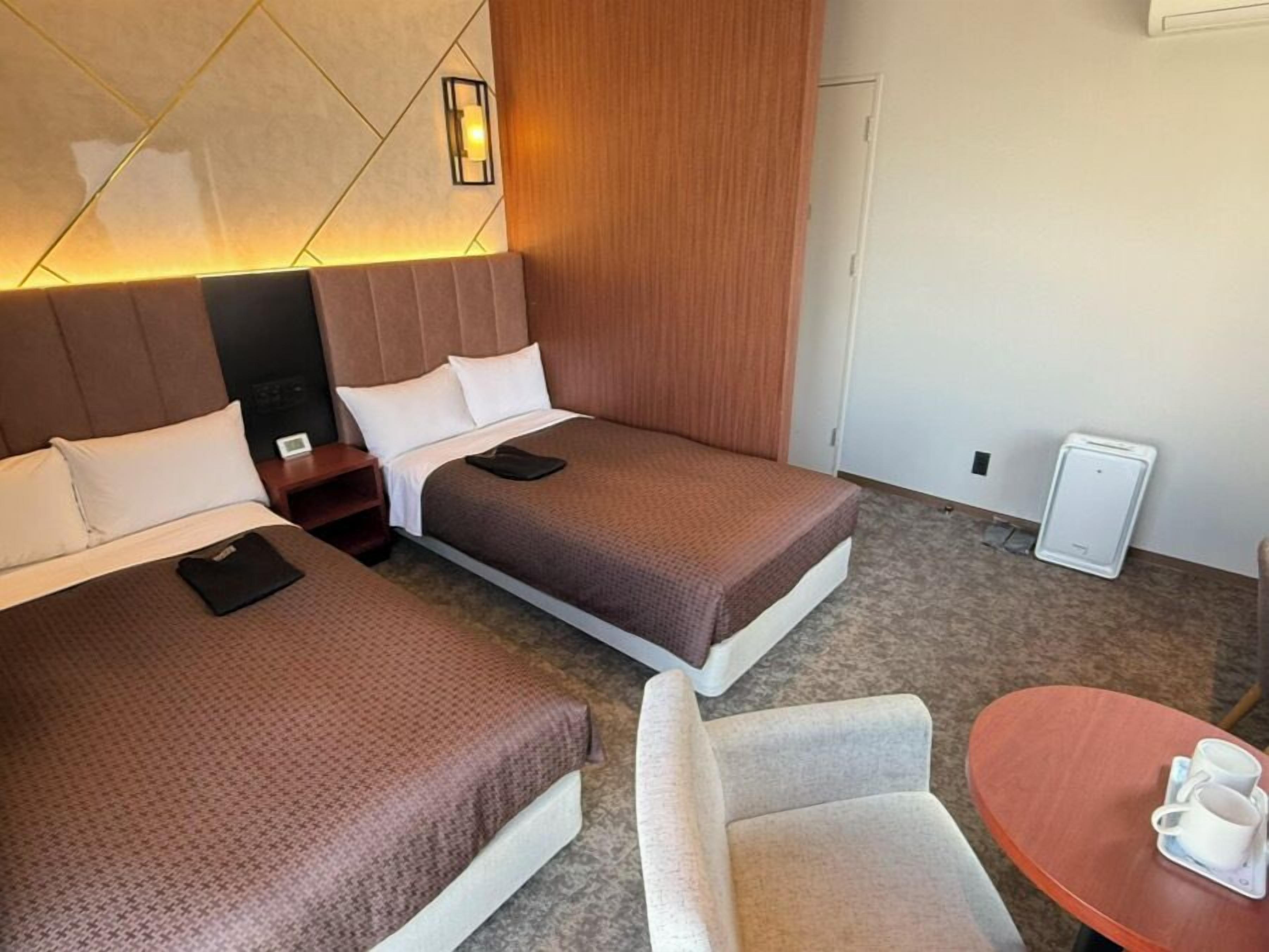 Castle view High floor Twin Room, Non Smoking | Desk, laptop workspace, iron/ironing board, free WiFi