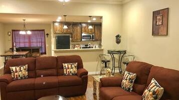 Smart-TV, Videospiele, DVD-Player, Bücher