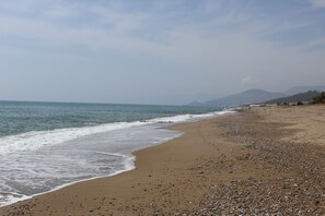 Private beach, white sand, free beach shuttle, free beach cabanas - Hare Hotel (Alanya)