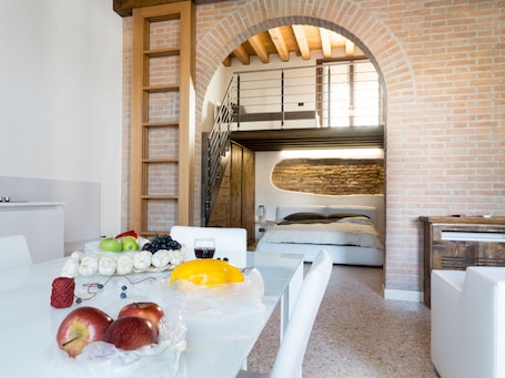 Apartment, Garden View (1) | Premium bedding, soundproofing, free cribs/infant beds, rollaway beds