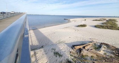 Lime Bay Cottage - Bay St. Louis, MS