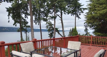 Waterfront cottage - Free Wi-Fi - fully fenced backyard