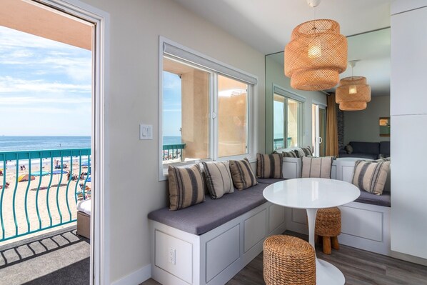 Dining - Beachfront 2BR Condo in Sunny Carpinteria (Carpinteria)