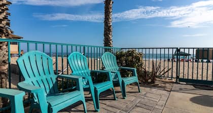 Beachfront 2BR Condo in Sunny Carpinteria