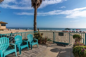 On the beach - Beachfront 2BR Condo in Sunny Carpinteria (Carpinteria)