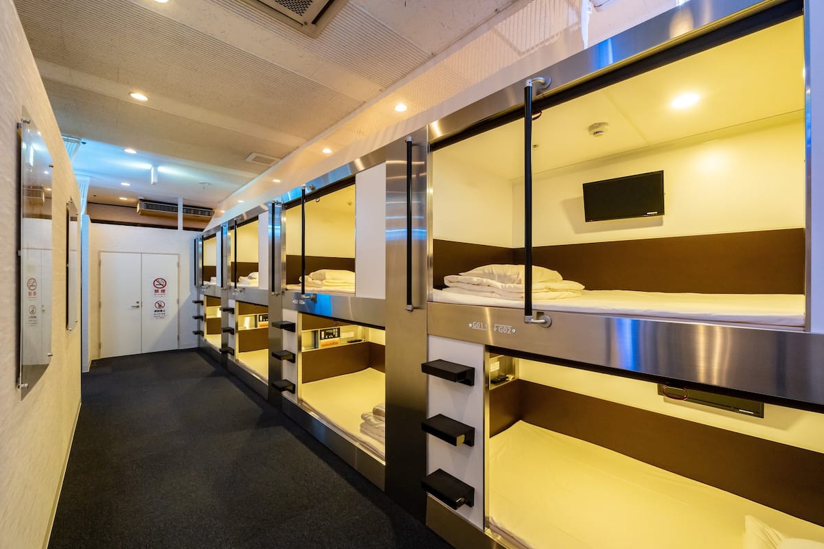 Deluxe Stylish Cabin, Men only | WiFi (free)