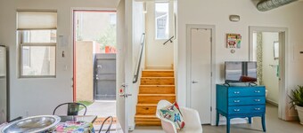 Frida Kahlo!  1bd/1.5ba Condo near Old Town/Sawmill.  Balcony, Patio!