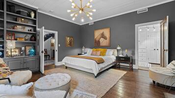 3 habitaciones, caja de seguridad en la habitación y escritorio