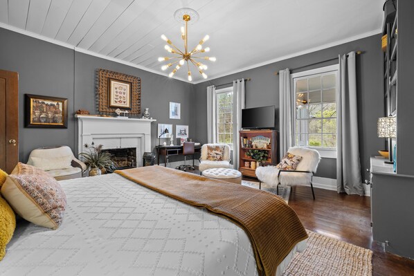 3 bedrooms, in-room safe, desk, iron/ironing board